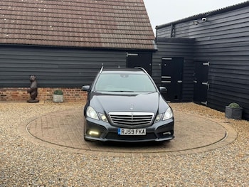 Used Mercedes-Benz E Class 2010 for sale - 76273976: Photo 4