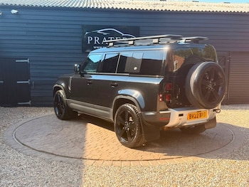 Used Land Rover Defender 2022 for sale - 79538800: Photo