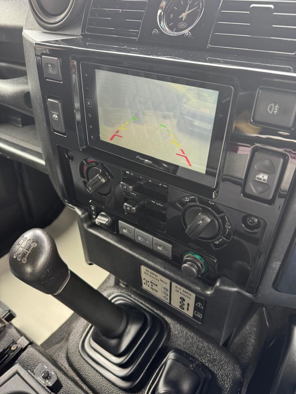 Used Land Rover Defender 2015 for sale - 77798250: Photo 15