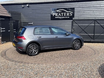 Used Volkswagen Golf 2018 for sale - 78377237: Photo