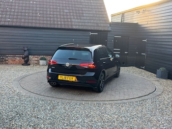 Used Volkswagen Golf 2018 for sale - 76080946: Photo