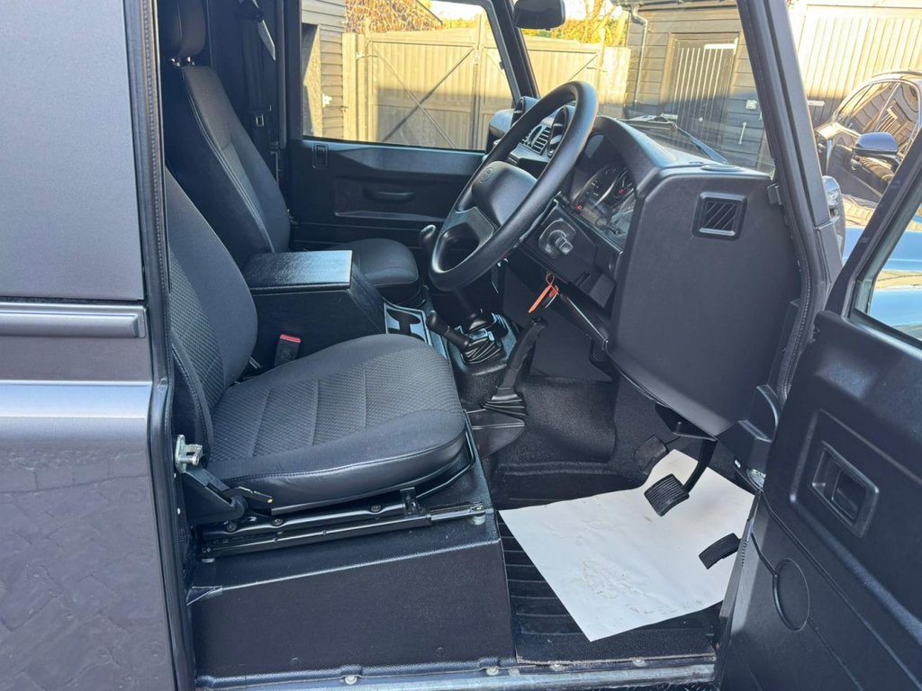 Used Land Rover Defender 2016 for sale - 76487020: Photo 10