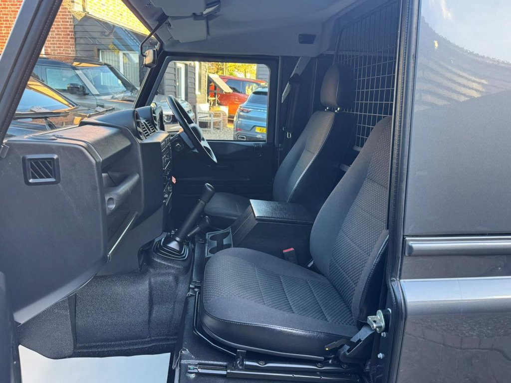 Used Land Rover Defender 2016 for sale - 76487020: Photo 14