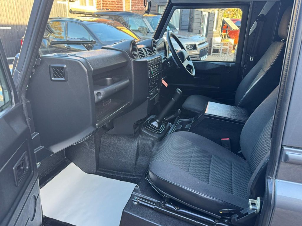 Used Land Rover Defender 2016 for sale - 76487020: Photo 15