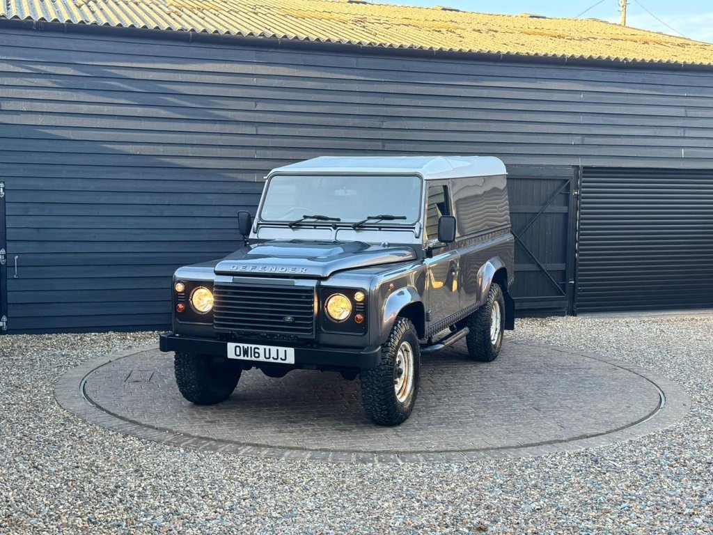 Used Land Rover Defender 2016 for sale - 76487020: Photo 2