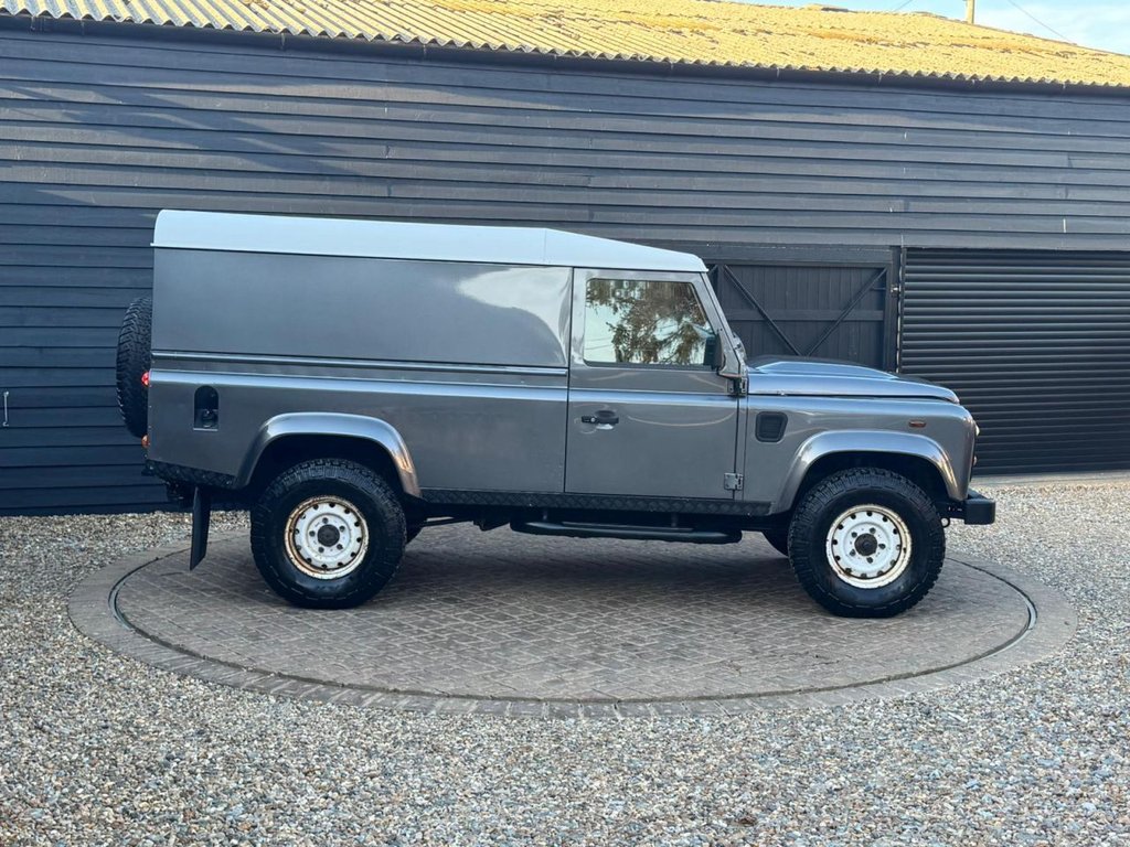 Used Land Rover Defender 2016 for sale - 76487020: Photo 5