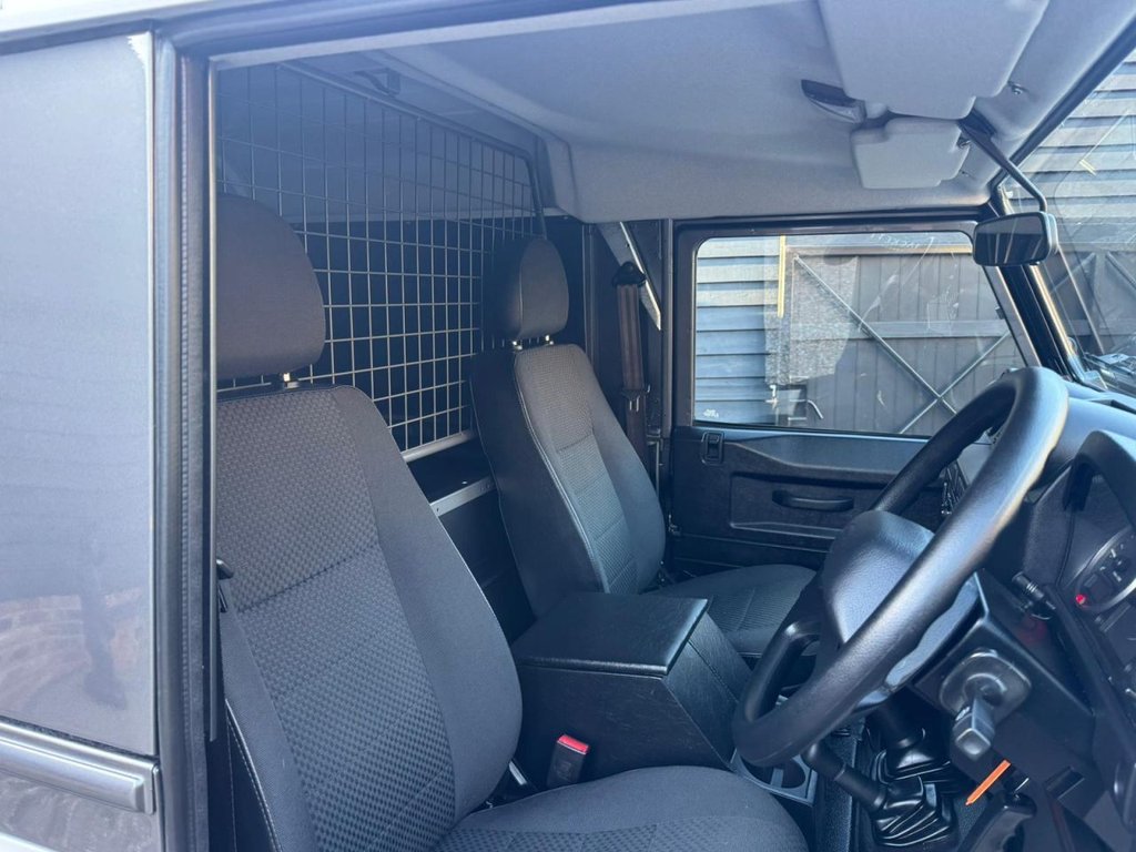 Used Land Rover Defender 2016 for sale - 76487020: Photo 9