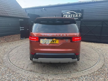 Used Land Rover Discovery 2019 for sale - 76962089: Photo