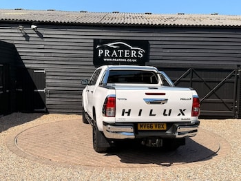 Used Toyota Hilux 2016 for sale - 79543423: Photo
