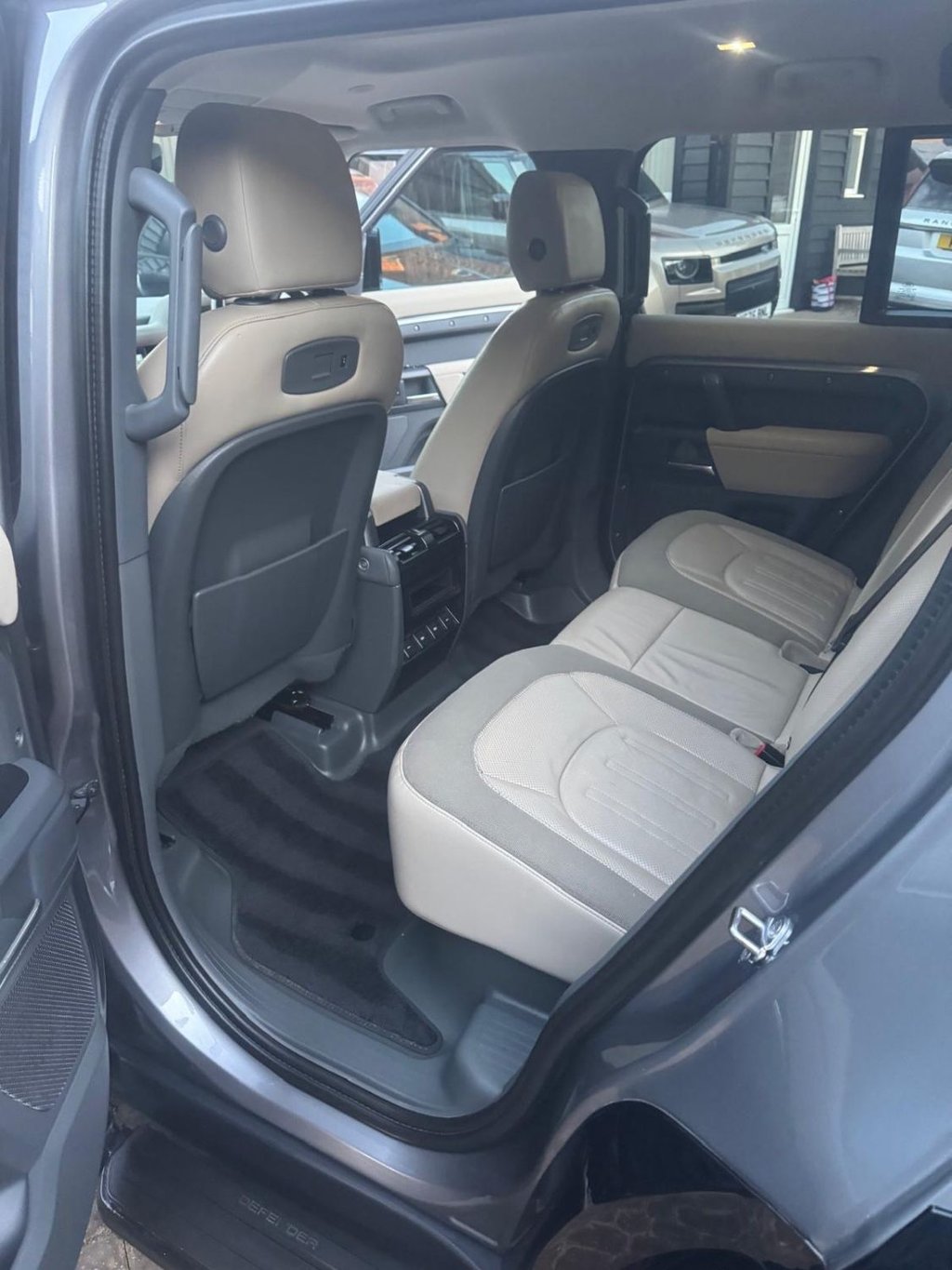 Used Land Rover Defender 2020 for sale - 77239392: Photo 13