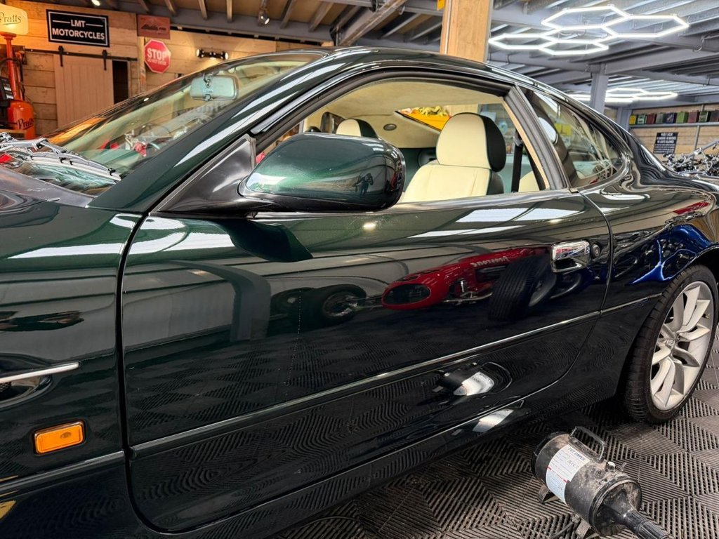 Used Aston Martin DB7 2001 for sale - 77241653: Photo 3