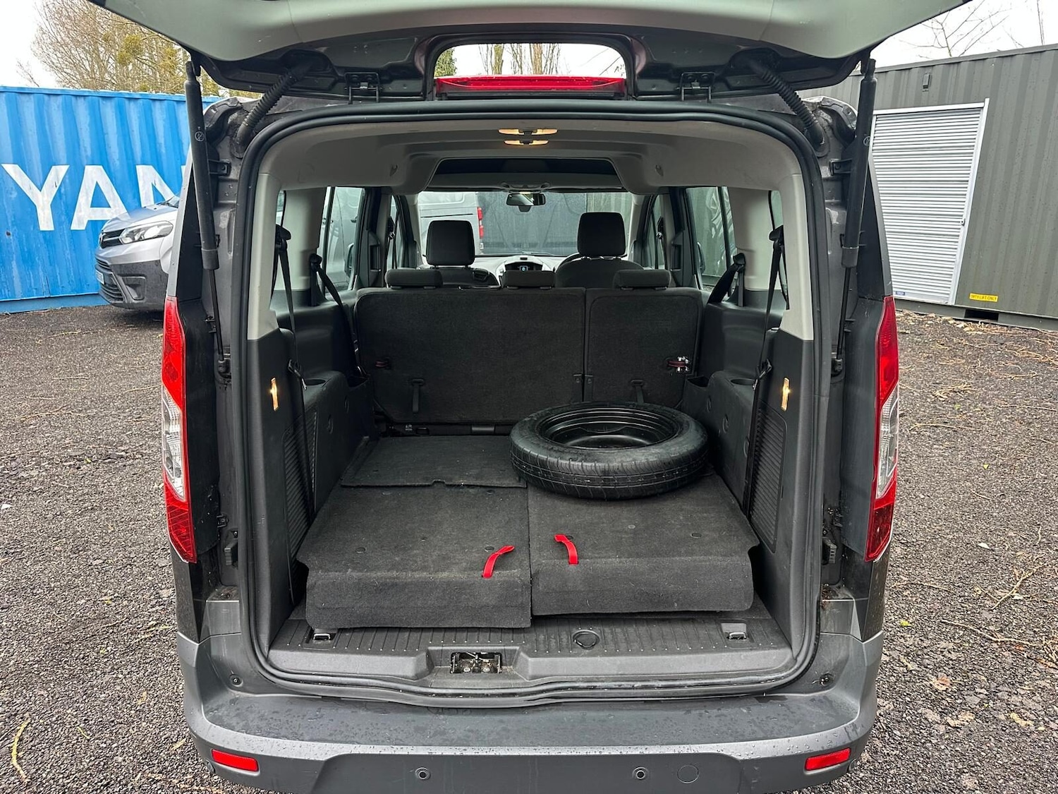 Used Ford Grand Tourneo Connect 2017 for sale - 77620734: Photo 16