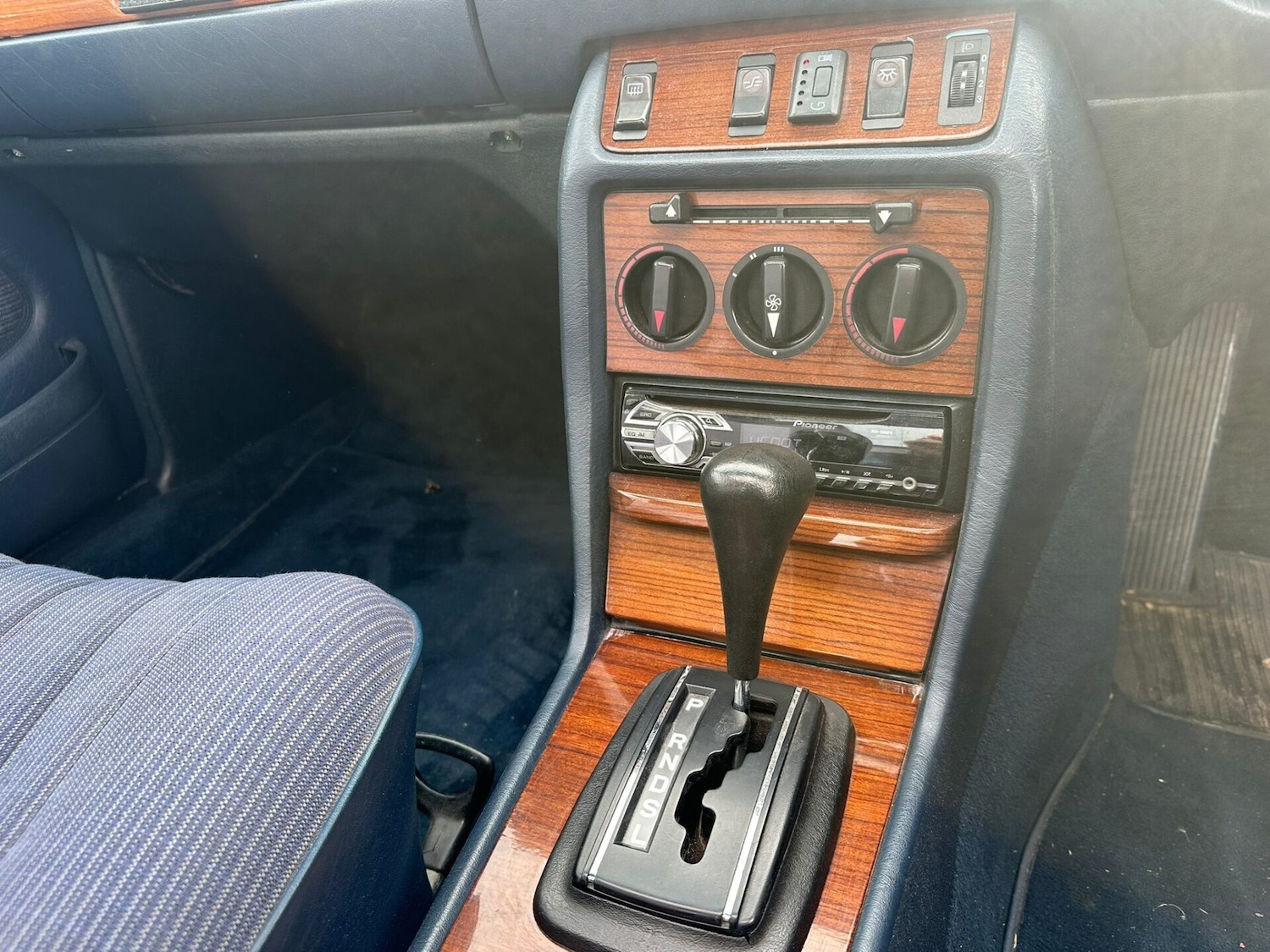 Used Mercedes-Benz C Class 1986 for sale - 76495493: Photo 15