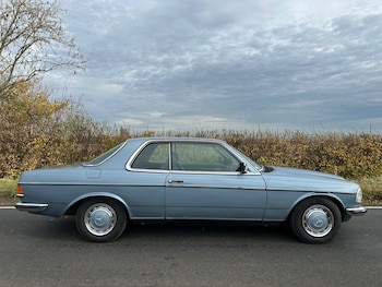 Used Mercedes-Benz C Class 1986 for sale - 76495493: Photo