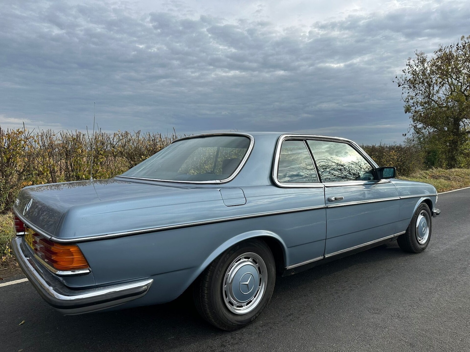 Used Mercedes-Benz C Class 1986 for sale - 76495493: Photo 5