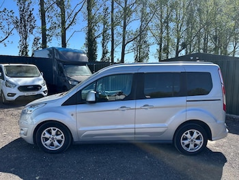 Used Ford Tourneo Connect 2017 for sale - 78422892: Photo
