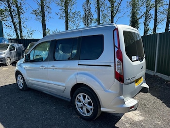 Used Ford Tourneo Connect 2017 for sale - 78422892: Photo
