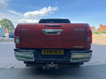 Used Toyota Hilux 2019 for sale - 79419927: Photo