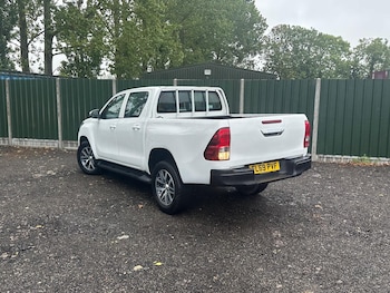 Used Toyota Hilux 2019 for sale - 75344602: Photo