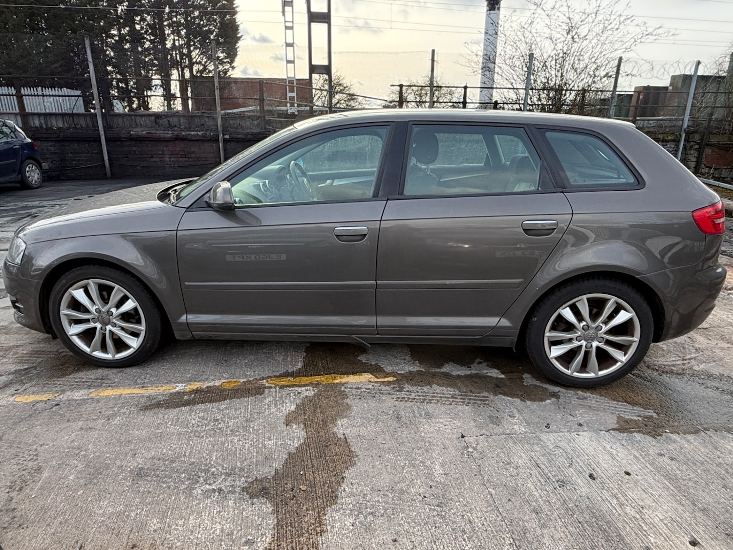 Used Audi A3 2011 for sale - 77562597: Photo 4