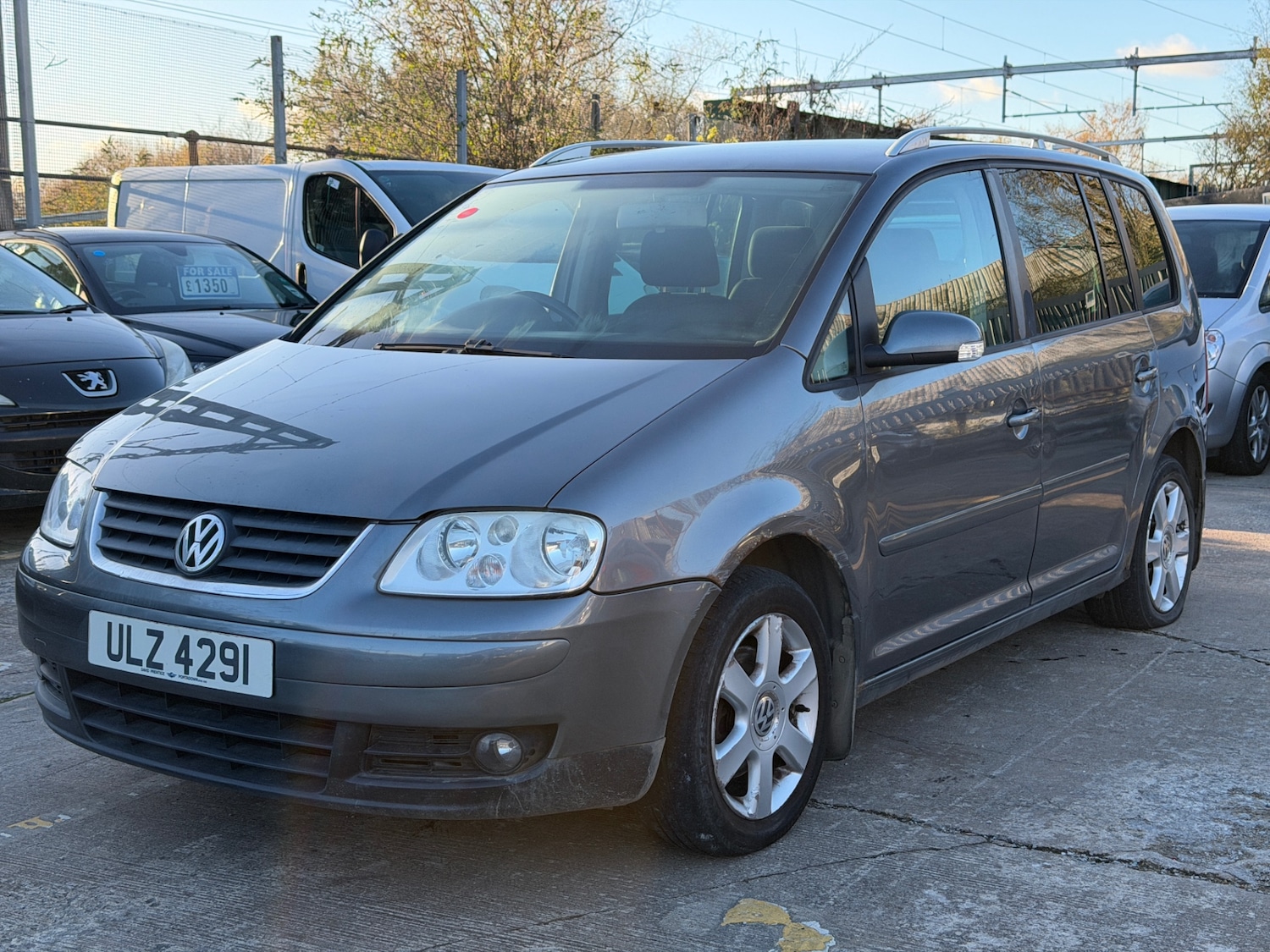 Used Volkswagen Touran 2005 for sale - 76648253: Photo 2