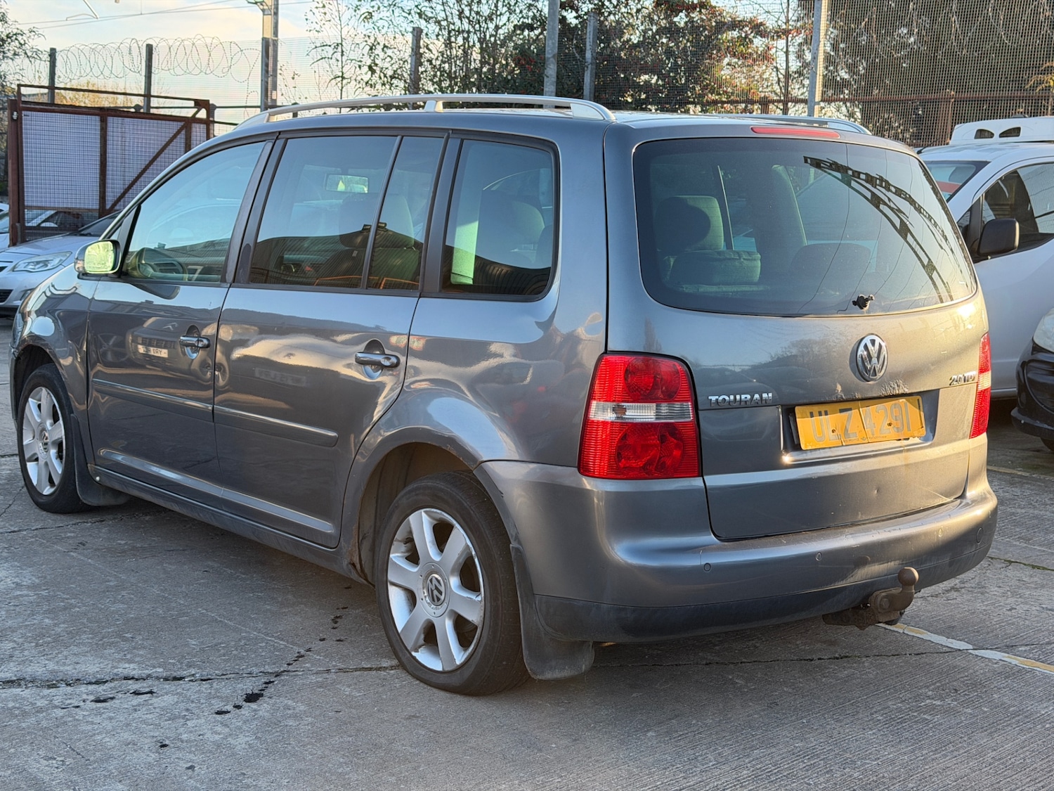 Used Volkswagen Touran 2005 for sale - 76648253: Photo 5