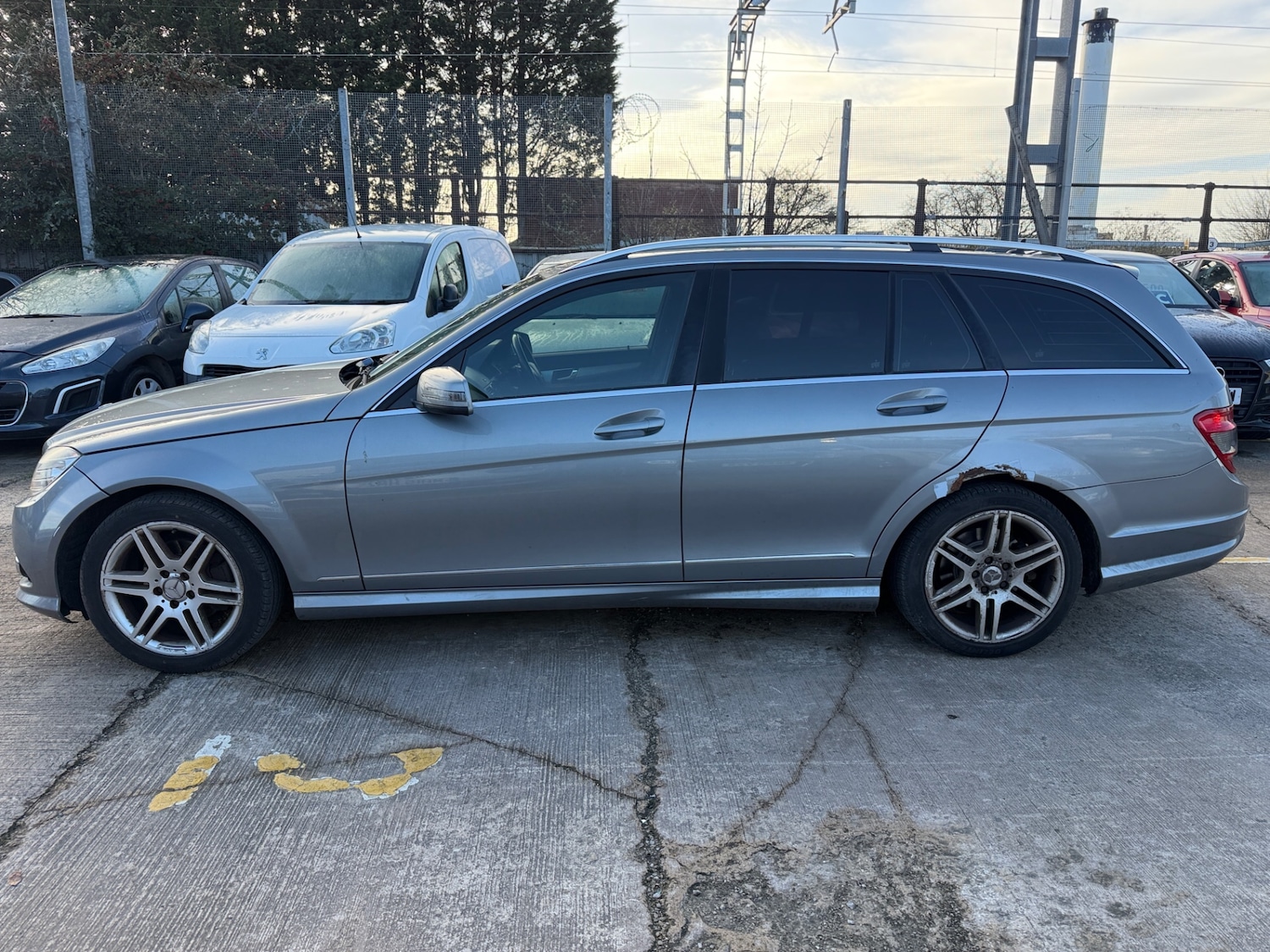 Used Mercedes-Benz C Class 2009 for sale - 77351145: Photo 4