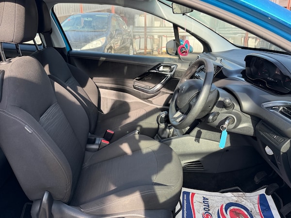 Used Peugeot 208 2012 for sale - 76280452: Photo 10