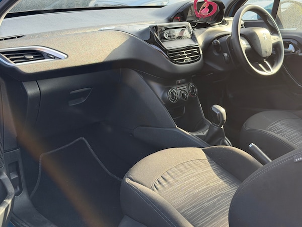 Used Peugeot 208 2012 for sale - 76280452: Photo 12