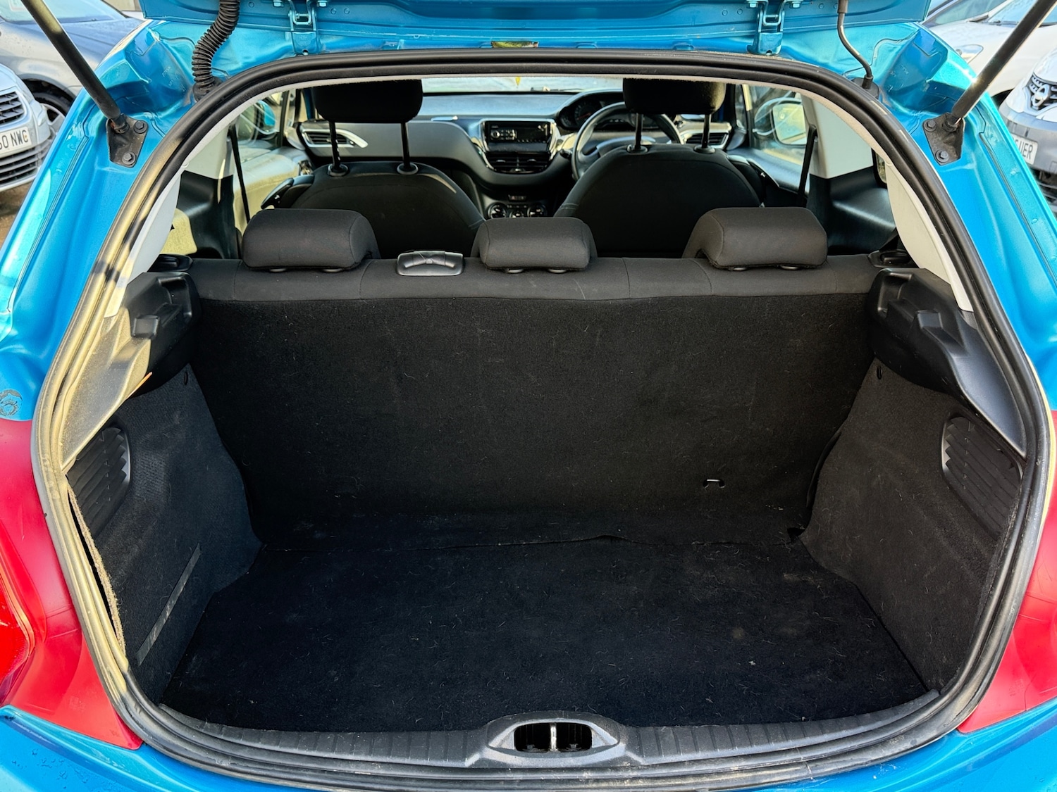 Used Peugeot 208 2012 for sale - 76280452: Photo 14