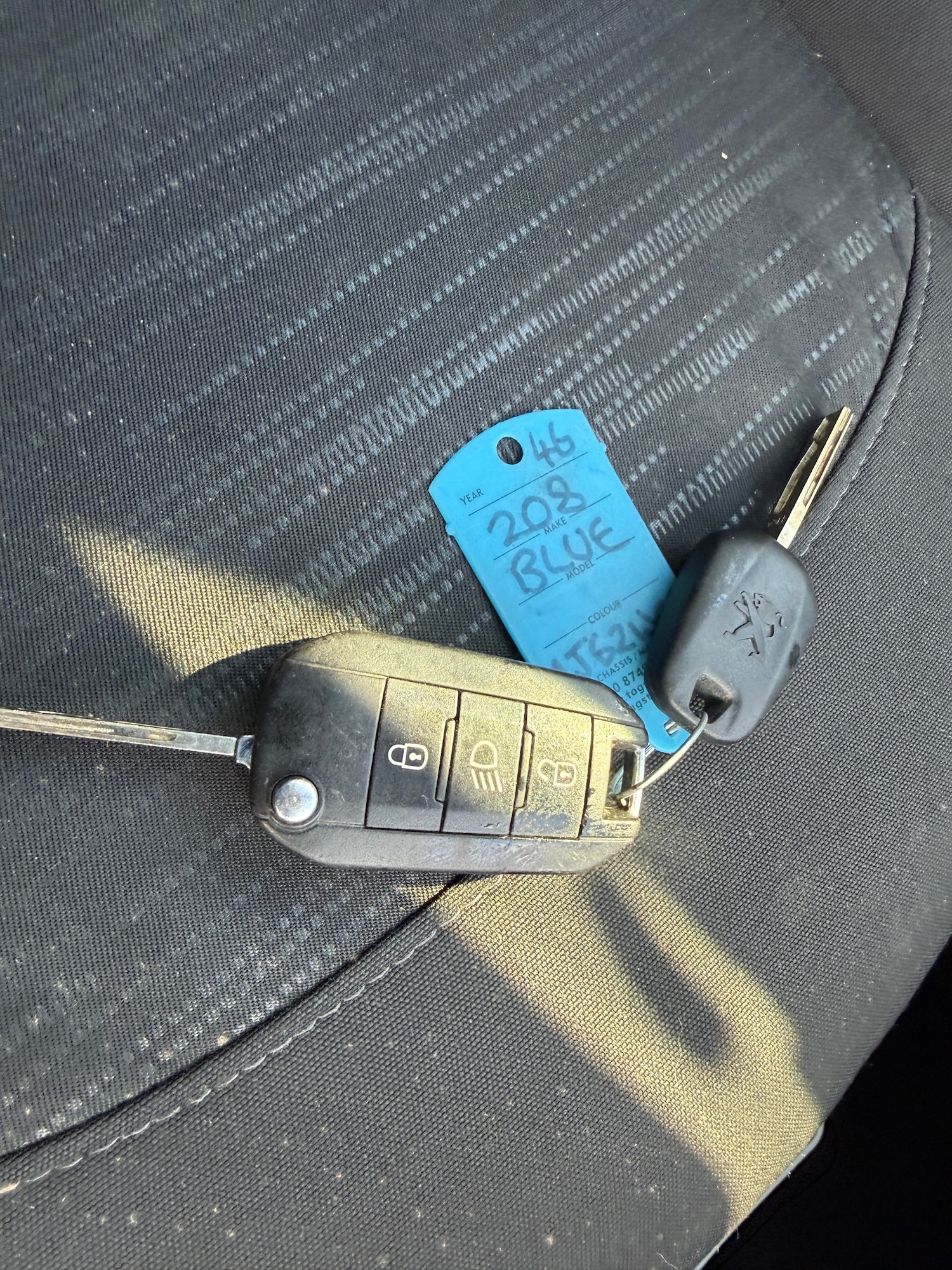 Used Peugeot 208 2012 for sale - 76280452: Photo 17