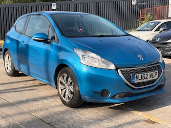 Used Peugeot 208 2012 for sale - 76280452: Photo