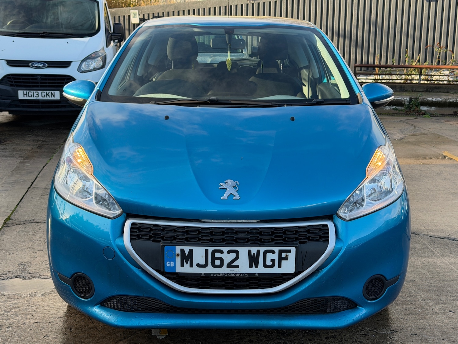 Used Peugeot 208 2012 for sale - 76280452: Photo 3