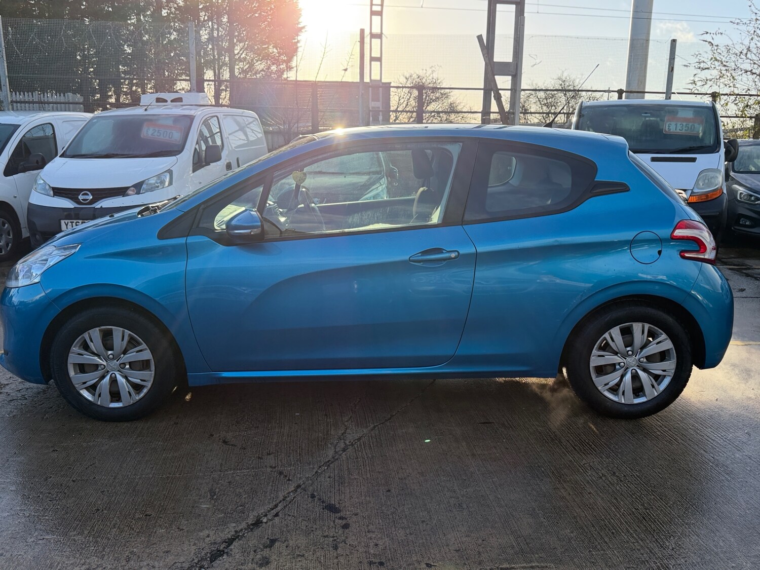 Used Peugeot 208 2012 for sale - 76280452: Photo 4