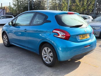 Used Peugeot 208 2012 for sale - 76280452: Photo