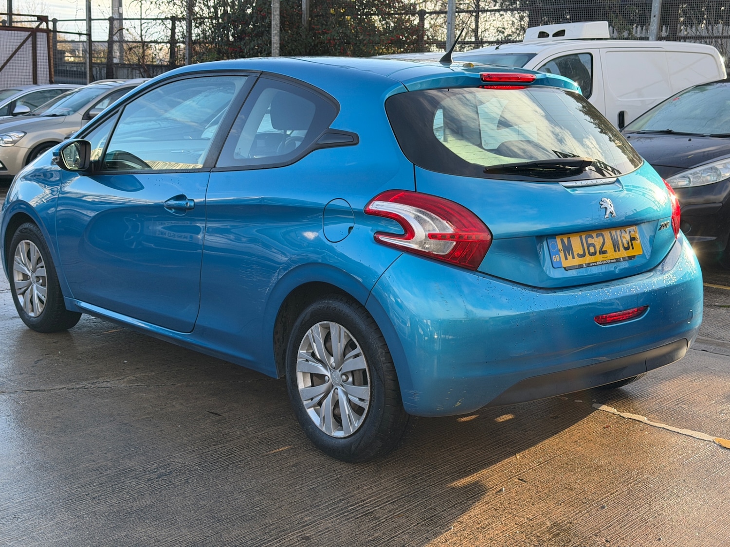 Used Peugeot 208 2012 for sale - 76280452: Photo 5