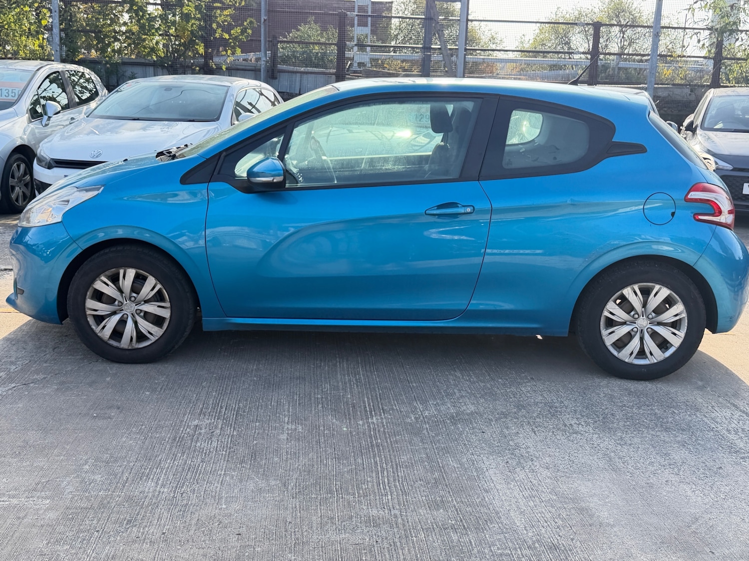 Used Peugeot 208 2012 for sale - 76280452: Photo 6