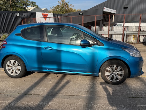 Used Peugeot 208 2012 for sale - 76280452: Photo 8