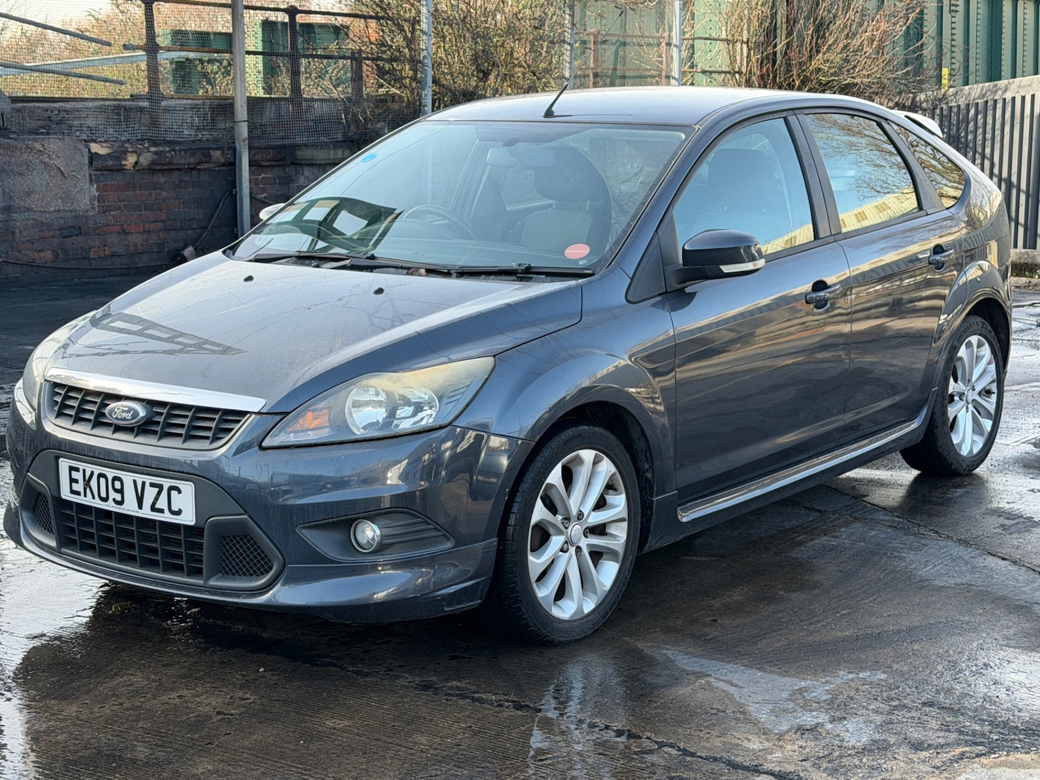 Used Ford Focus 2009 for sale - 77557266: Photo 2