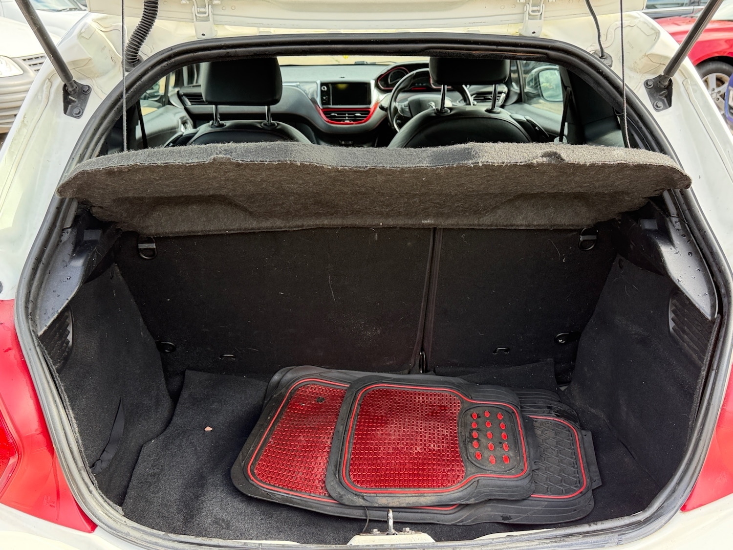 Used Peugeot 208 2013 for sale - 75629423: Photo 13