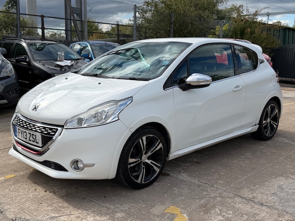 Used Peugeot 208 2013 for sale - 75629423: Photo 2