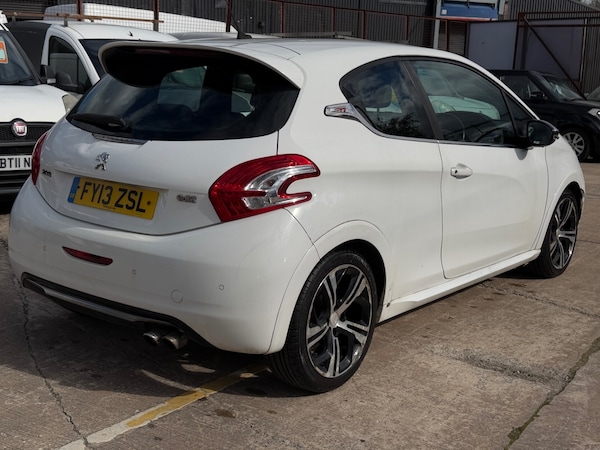 Used Peugeot 208 2013 for sale - 75629423: Photo 5