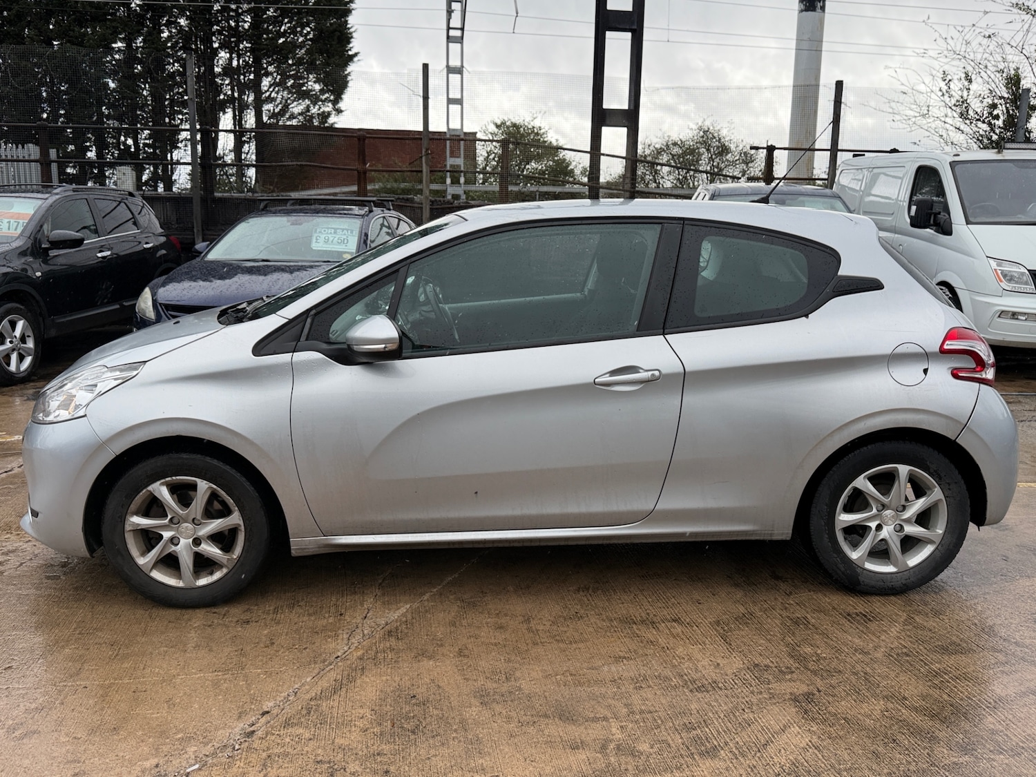 Used Peugeot 208 2014 for sale - 78014245: Photo 5