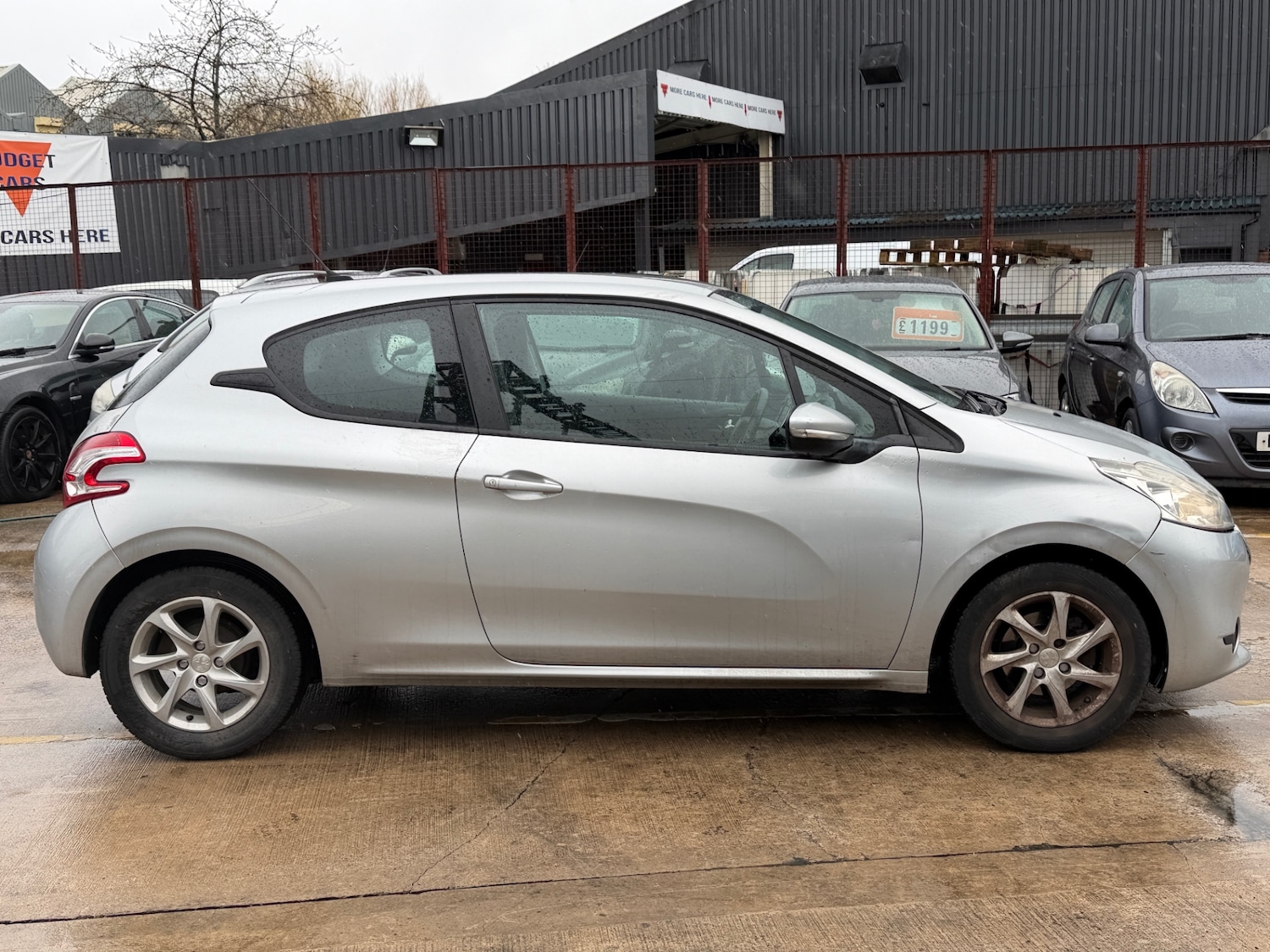 Used Peugeot 208 2014 for sale - 78014245: Photo 6