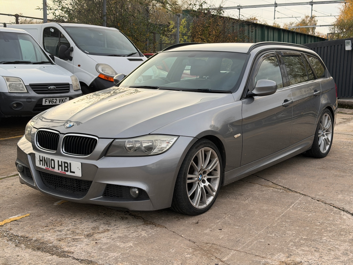 Used BMW 3 Series 2010 for sale - 76554914: Photo 2
