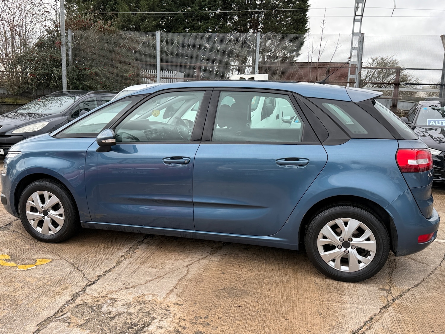 Used Citroen C4 Picasso 2014 for sale - 77303850: Photo 5