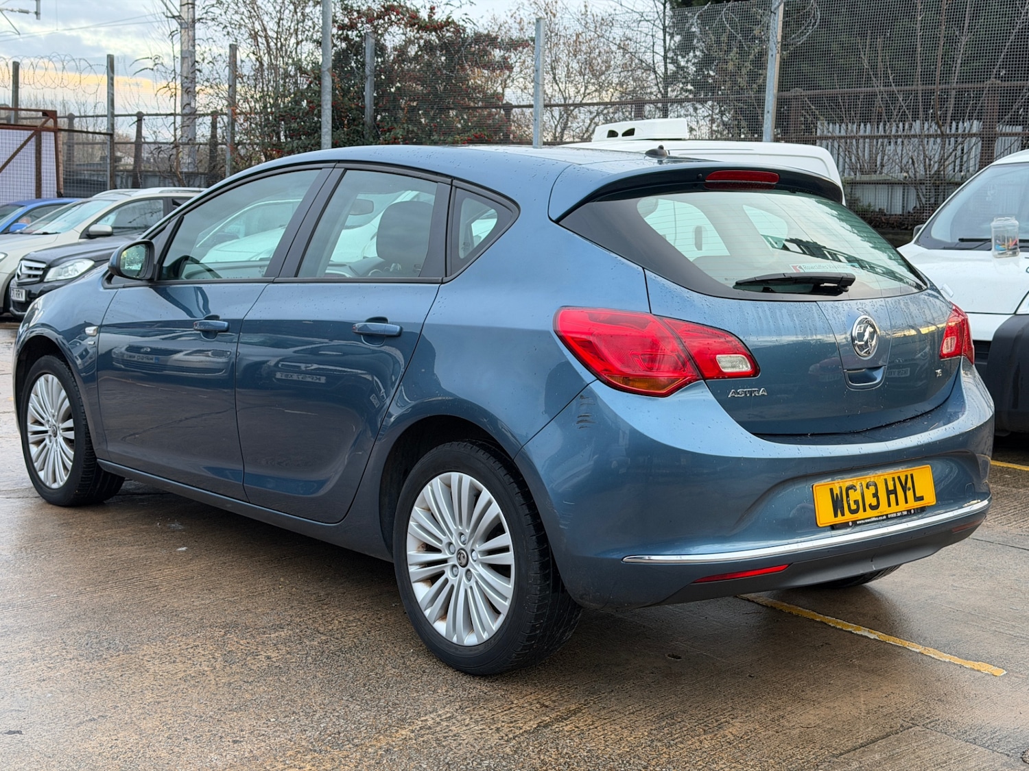 Used Vauxhall Astra 2013 for sale - 76938325: Photo 5