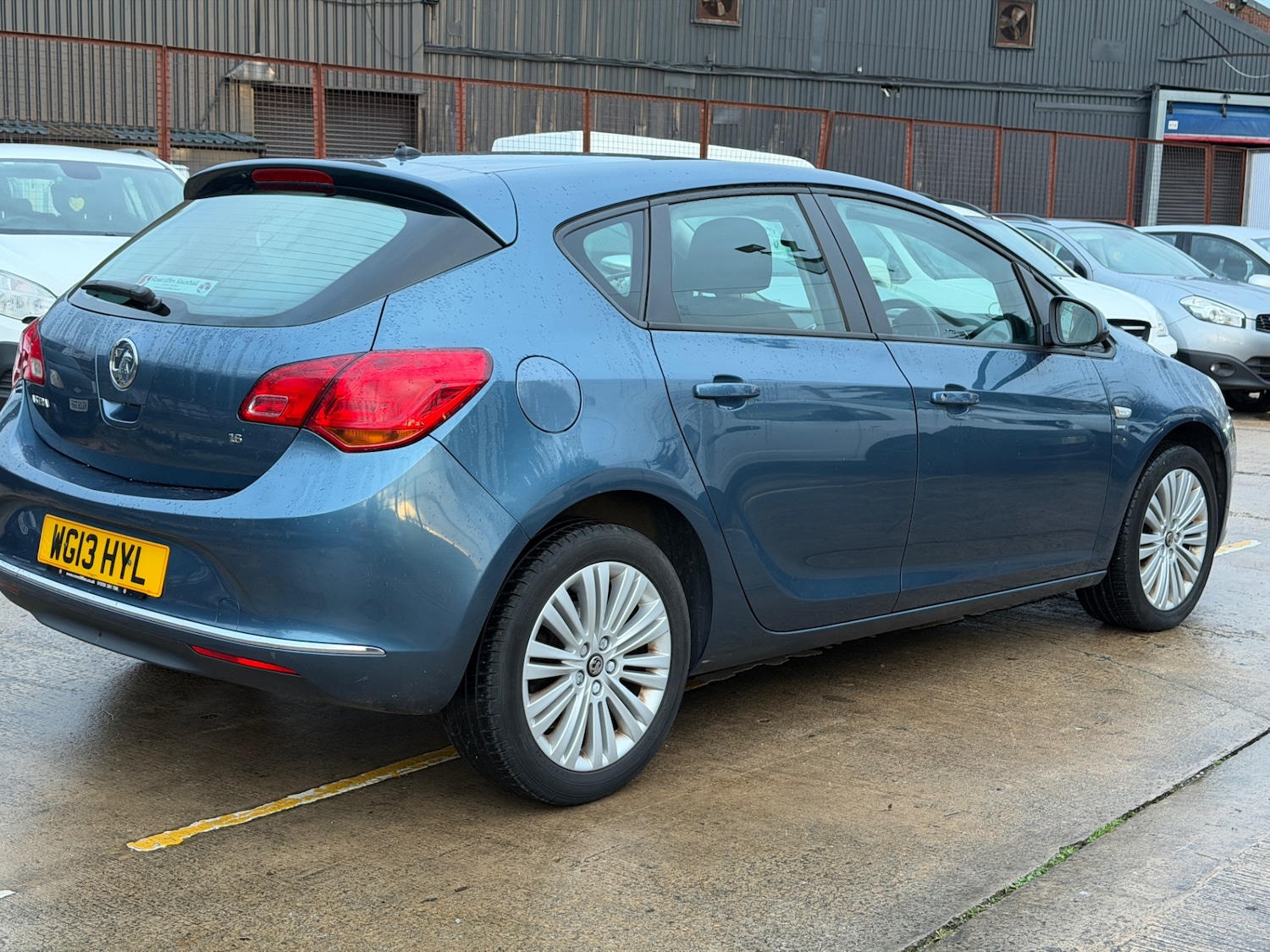 Used Vauxhall Astra 2013 for sale - 76938325: Photo 7