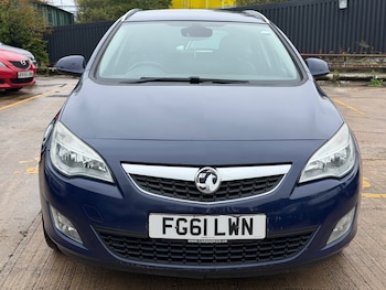 Used Vauxhall Astra 2011 for sale - 76141054: Photo 3
