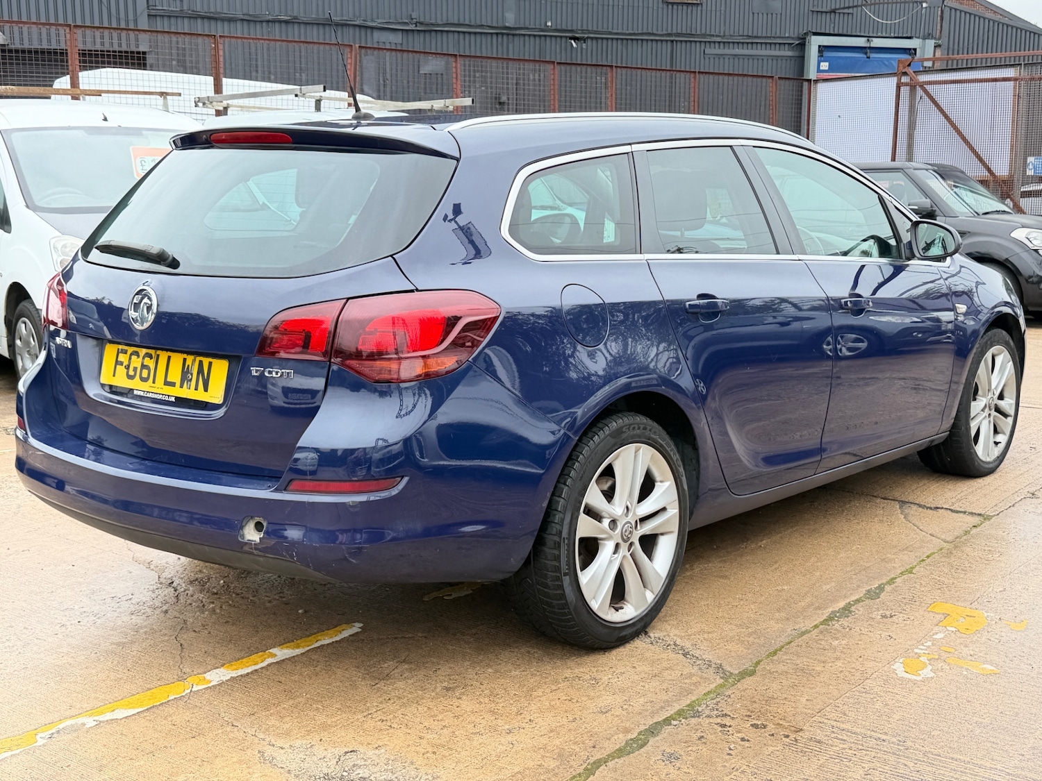 Used Vauxhall Astra 2011 for sale - 76141054: Photo 4
